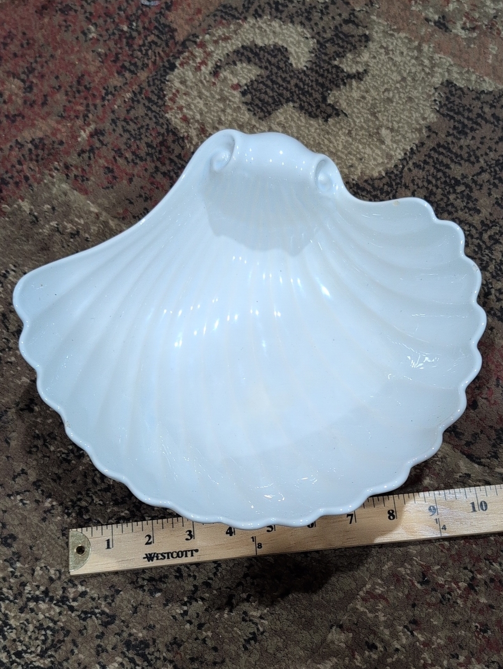 White Shell-Shaped Decorative Serving Bowl - Brand Unknown